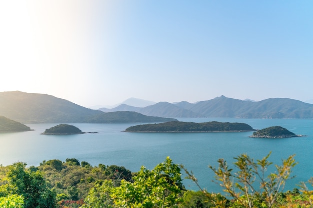 Photo the wondefull view on the tracking path in the sai kung east country park in hong kong