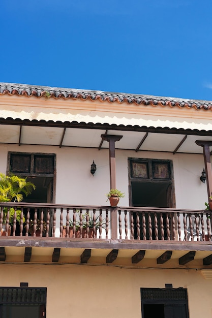 Photo wooden balcony in cartagena colombia