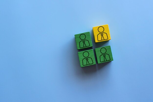 人々のアイコンを描いた木製のブロック 団結 多様性と包 多文化主義