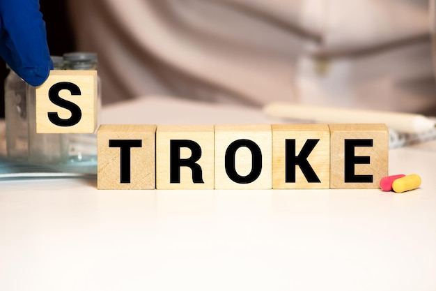 Деревянные блоки с текстом Stroke