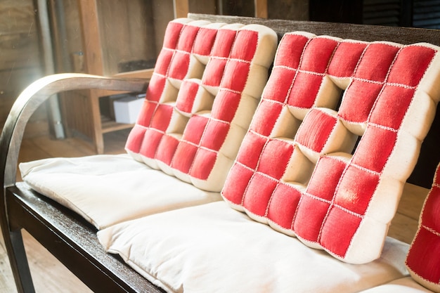 Photo wooden chair in the room