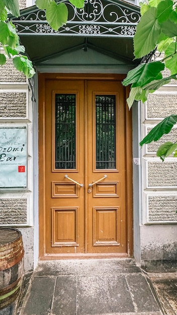 A wooden door with the word'student'on it