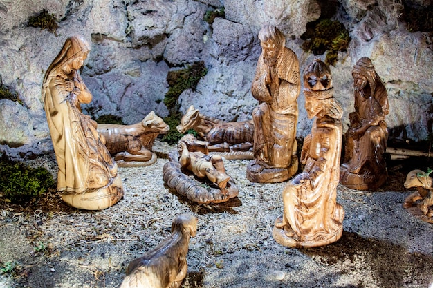 WOODEN FIGURES NATIVITY SCENE