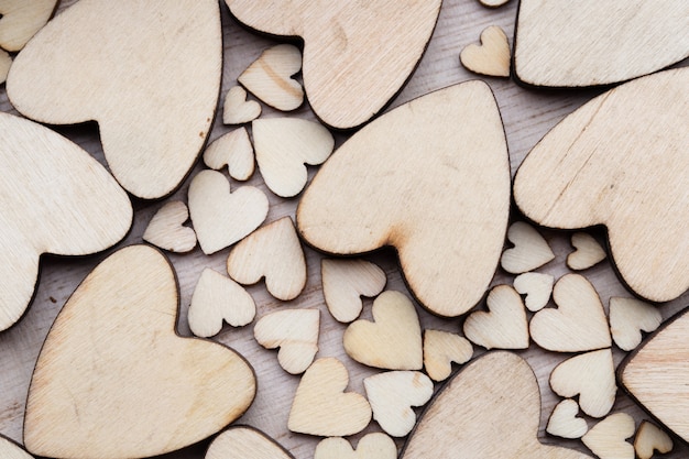 Cuori di legno, sullo sfondo del cuore.