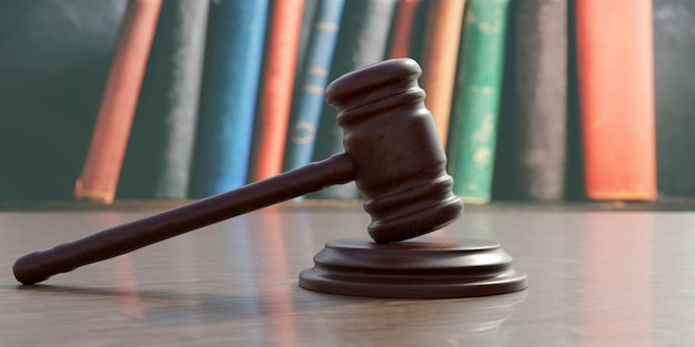 Деревянный молоток судьи на другом фоне юридической книги Офис адвоката Аукцион или решение 3d визуализации