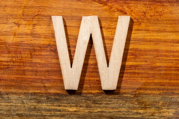 写真 木製の背景上面に木製の文字 w
