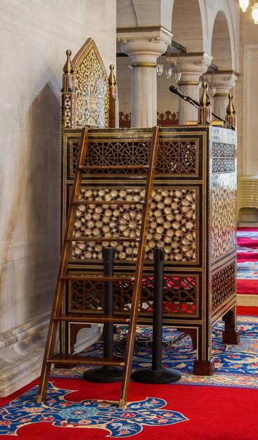 オスマン帝国の時代の木製のミンバル説教壇