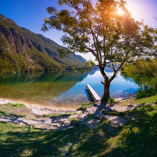 Деревянный пирс на Горном озере