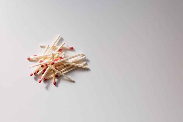 Photo wooden safety matches on the white background