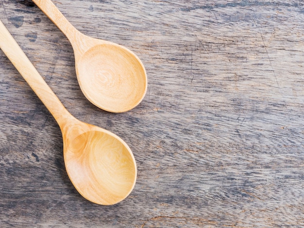 Photo wooden spoons on table