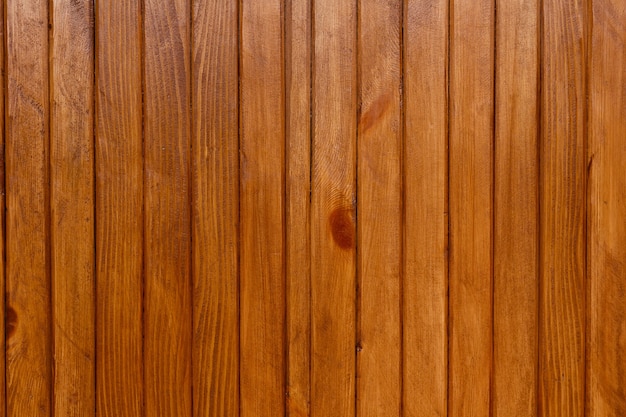 亜麻仁油を塗った薄い板の木の壁