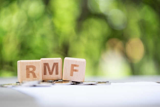 사진 급여 정보 양식의 워드 블록 rmf