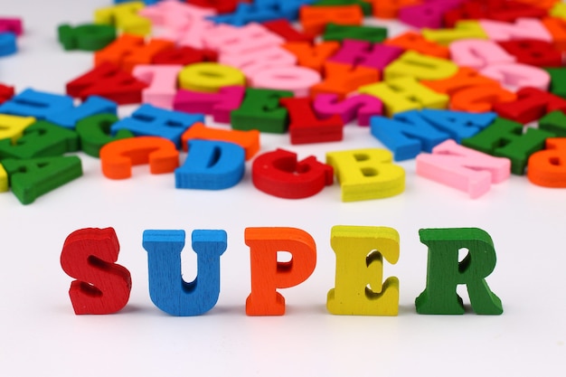 The word super with colored letters