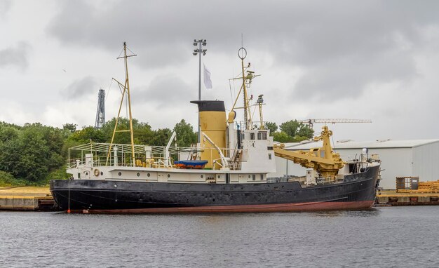 Photo workboat in wilherlmshaven