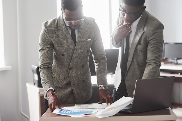 Photo workers in formal clothes at the office