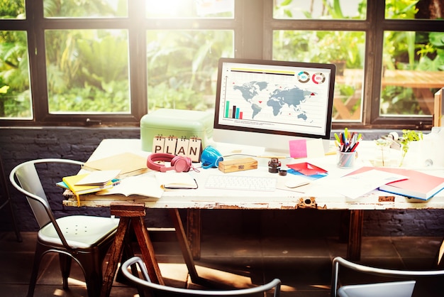 Foto lavoro uomini donne uomini d'affari luogo di lavoro