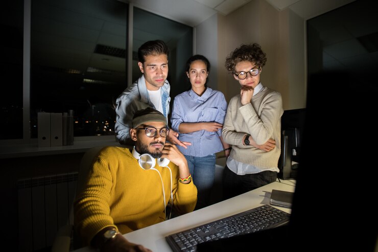 Photo working at night