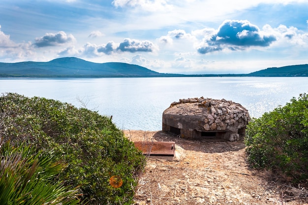 Foto bunker della seconda guerra mondiale sulla costa