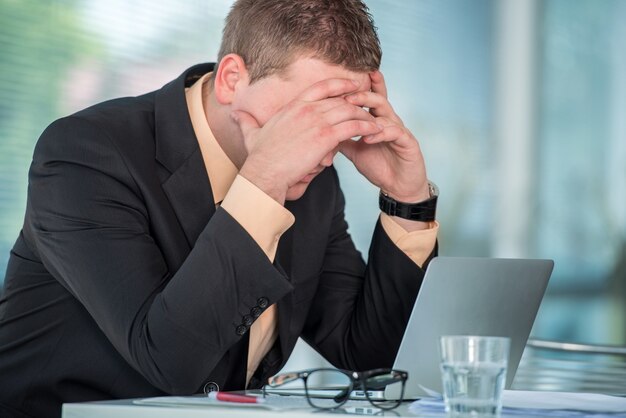 Photo worried businessman