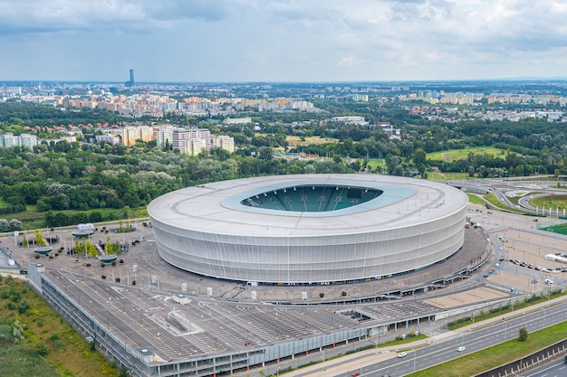 Wroclaw Stadion vanaf een hoogte, Uitzicht vanaf een drone naar de stad Wrocdaw, Polen