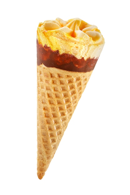 Фото Конус мороженого из желтых фруктов, изолированные на белом фоне с обтравочным контуром