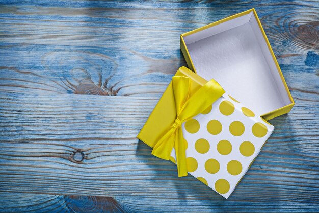 Yellow giftbox with bow