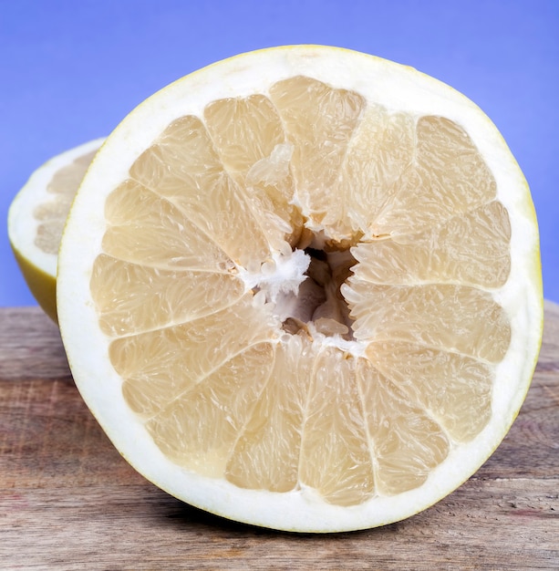 Yellow grapefruit sliced