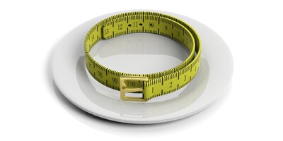 Foto yellow measure tape belt on a plate 3d illustration