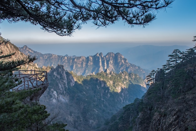 황 산 또는 황산 산 구름 바다 풍경