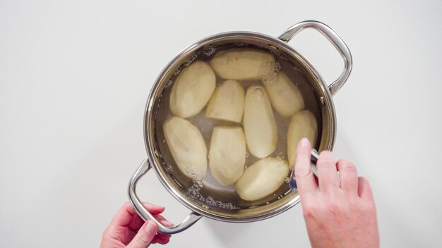 Желтый картофель