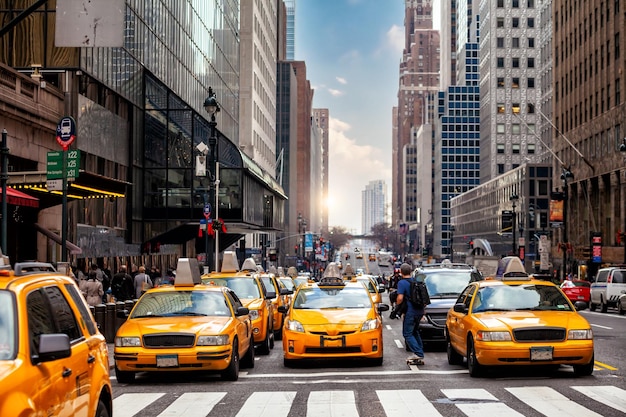 Photo yellow taxi in manhattan new york city in usa