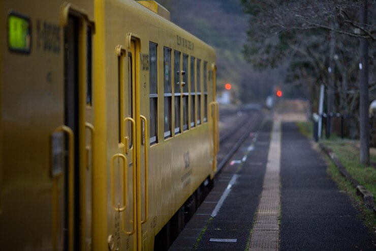 Photo 鉄道駅の黄色い列車