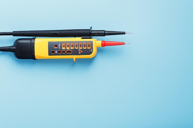 Yellow voltage indicator on a blue background