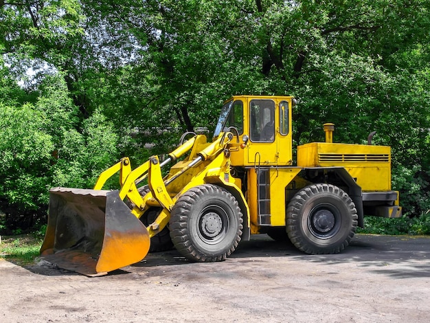 Yellow wheel loader Stalowa Wola