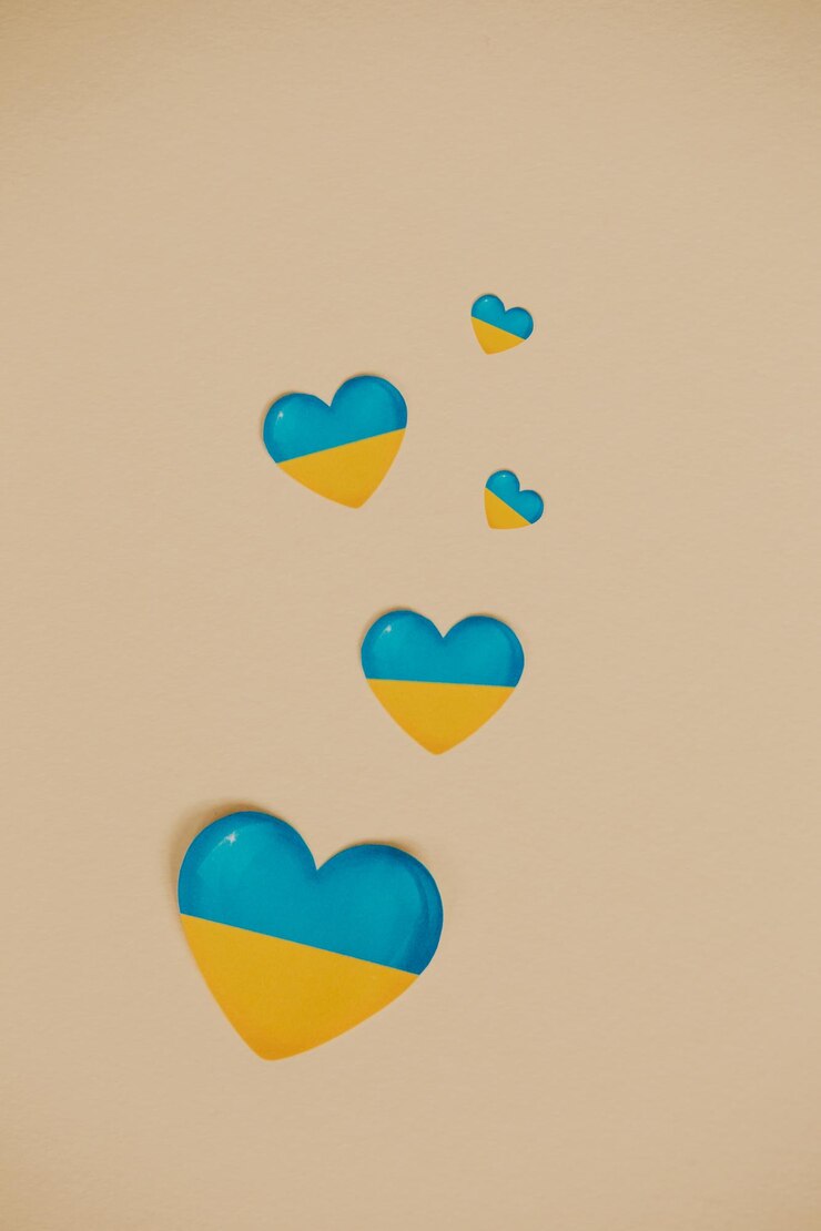 Photo yellowblue 심장 우크라이나의 국기 우리는 평화를위한 것입니다