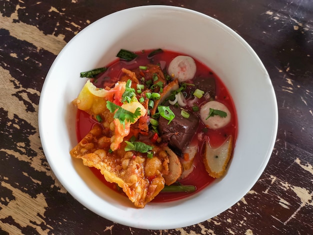 Photo yen ta four noodle with seafood