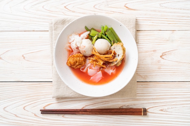 (Yen-Ta-Four) - Thai Style Noodle with assorted tofu and fish ball in Red Soup