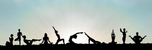 yoga groepssilhouet bij zonsondergang