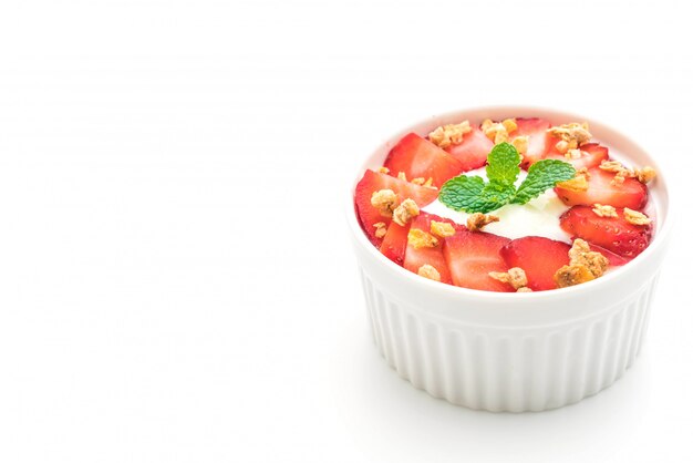 yoghurt met aardbei en muesli