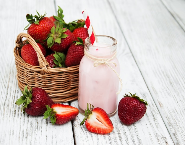 Yoghurt met verse aardbeien