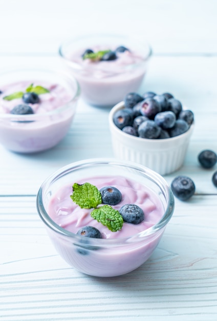 yoghurt met verse bosbessen