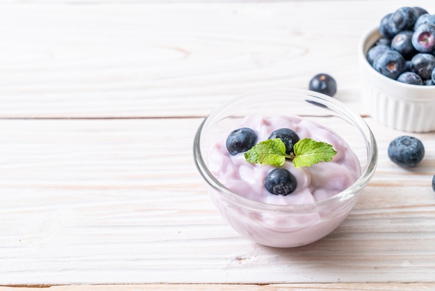 yoghurt met verse bosbessen