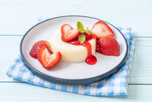 yogurt pudding with fresh strawberries