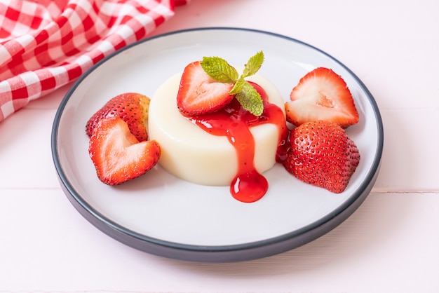 yogurt pudding with fresh strawberries