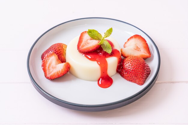 yogurt pudding with fresh strawberries