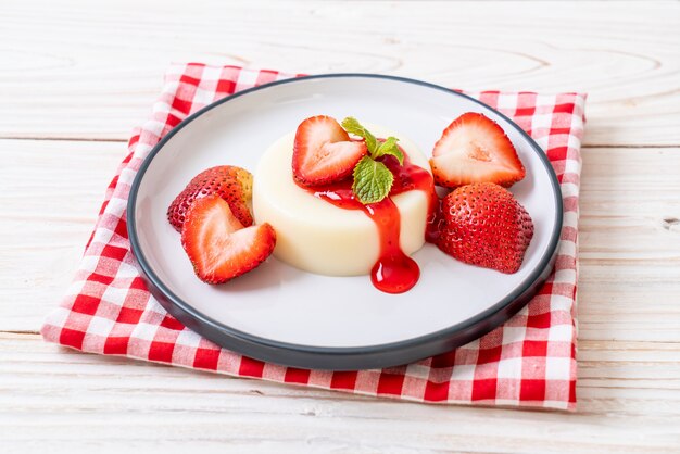 yogurt pudding with fresh strawberries