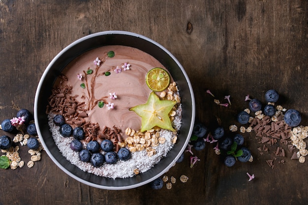 Yogurt smoothie bowl