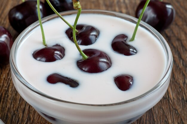 Yogurt with cherries