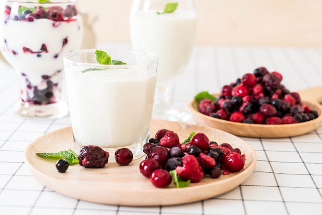 yogurt with mixed berries