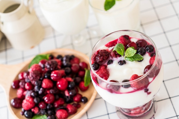 yogurt with mixed berries